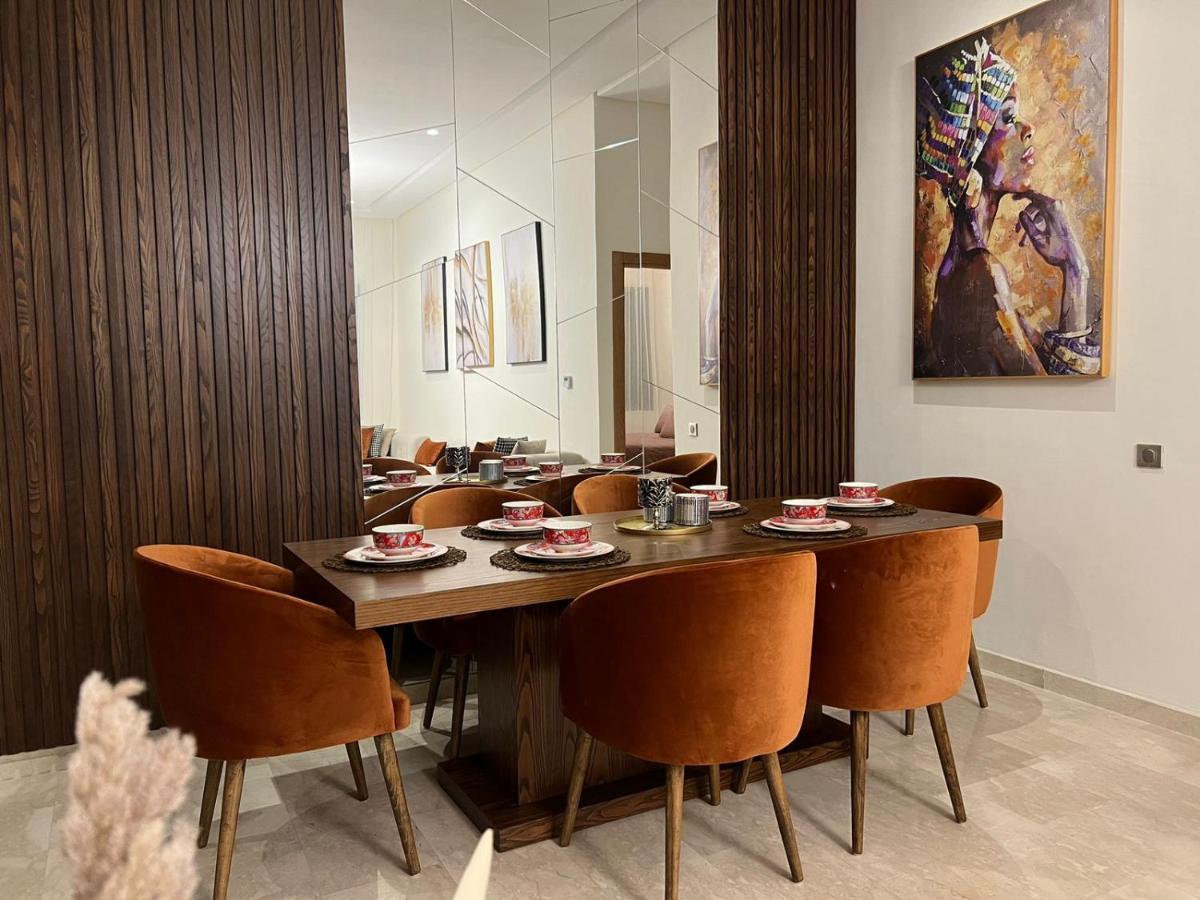 Gorgeous 2 Bedrooms In Bourgogne Apartment *